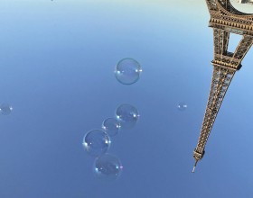 Photo of the Eiffel Tower upside down