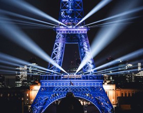 Photo of the light show on the Eiffel Tower