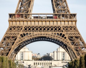 Photo simulation of the Tower decorated with a second frieze bearing the names of female scientists