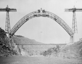 Viaduct of Garabit in construction