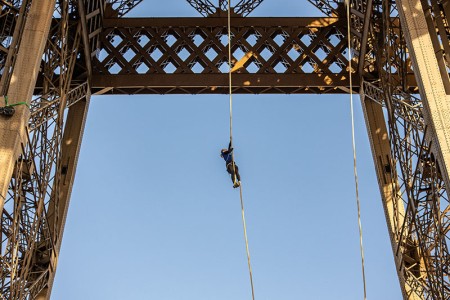 Photo of Anouk Garnier’s rope climb