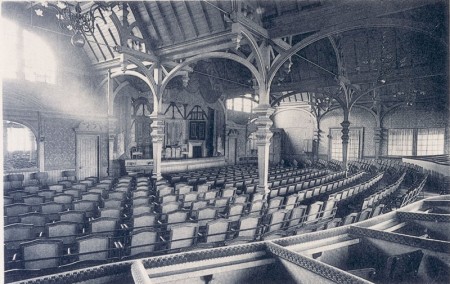 Period theater on the 1st floor of the Eiffel Tower