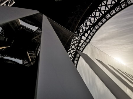 L'oeuvre de Daniel Buren à la tour Eiffel