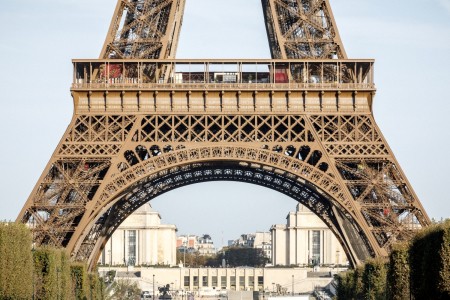 Photo simulation of the Tower decorated with a second frieze bearing the names of female scientists