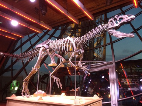 Room Gustave Eiffel Dinosaur