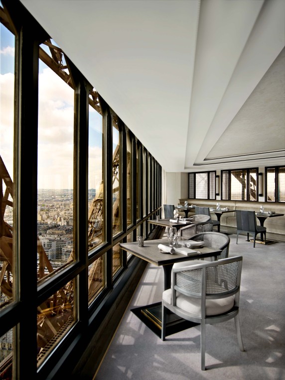 The Jules Verne Champ de Mars room 2