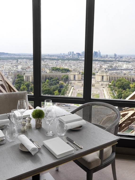 The Jules Verne, Quai Branly room