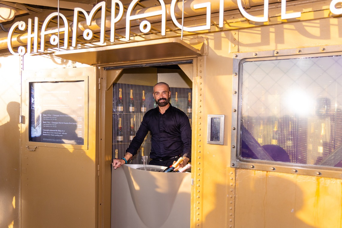 Champagne bar waiter