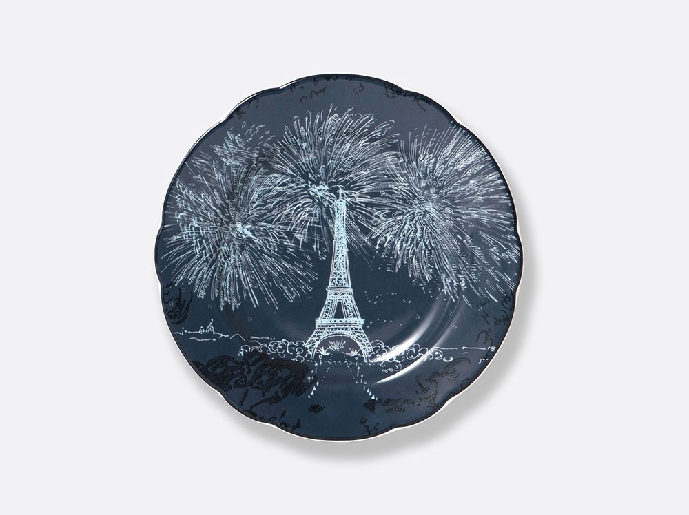 Photo of the Eiffel Tower x Bernardaud plate with nighttime décor