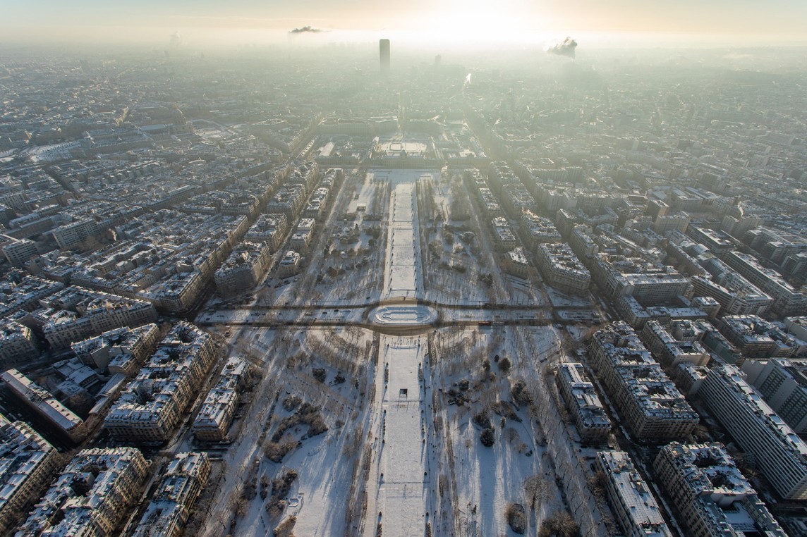 Champs de Mars under the snow