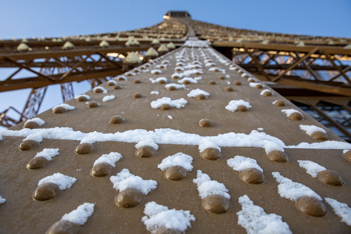 Eiffel Tower Snow 