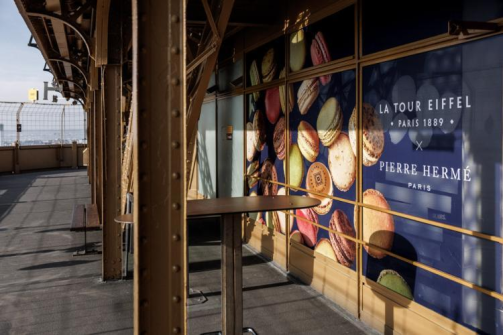 Pierre Hermé macaron bar