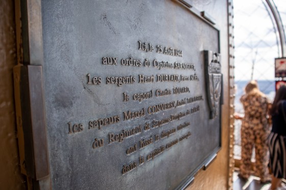 Commemorative plaque at the summit